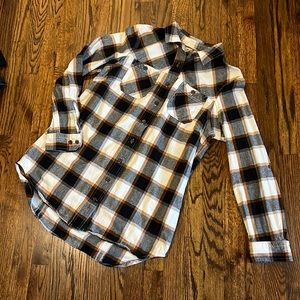 Women’ Duluth flannel button up